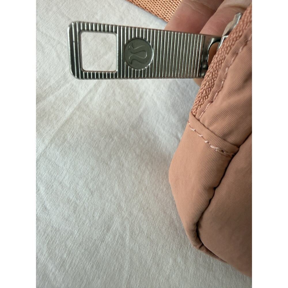 Lululemon Everywhere Belt Bag Crossbody Salmon Orange Small Versatile Pouch - Picture 12 of 14